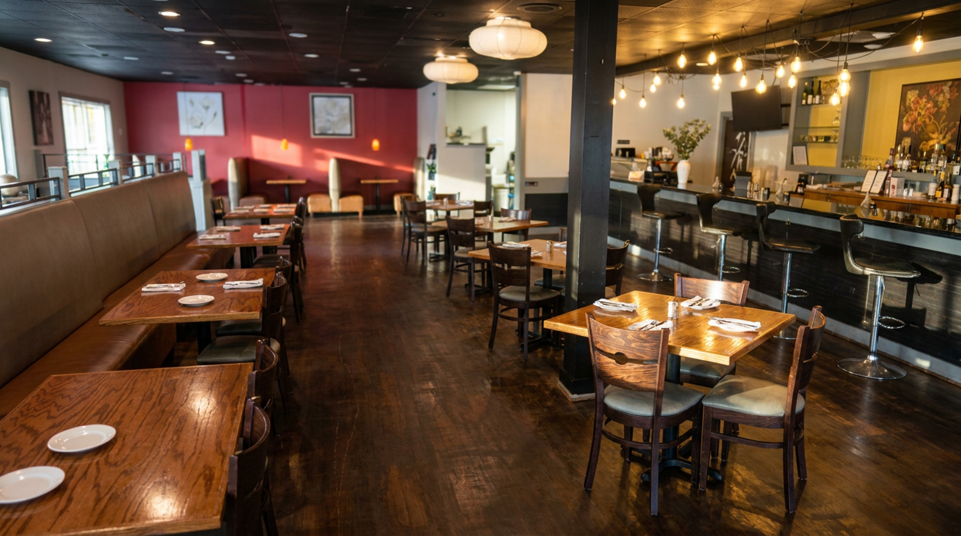 Bar, booths and tables